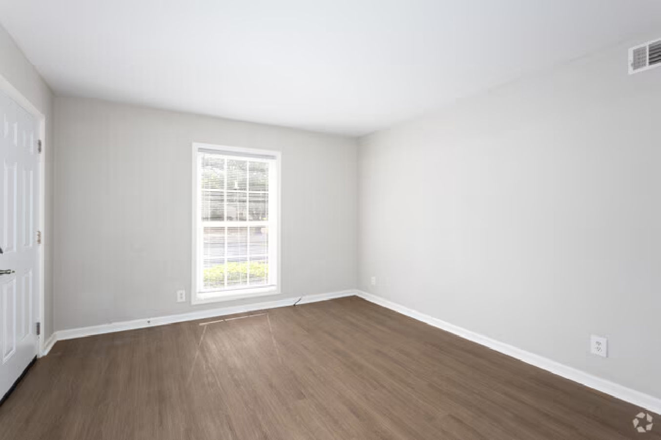 exterior view at Solara Apartments