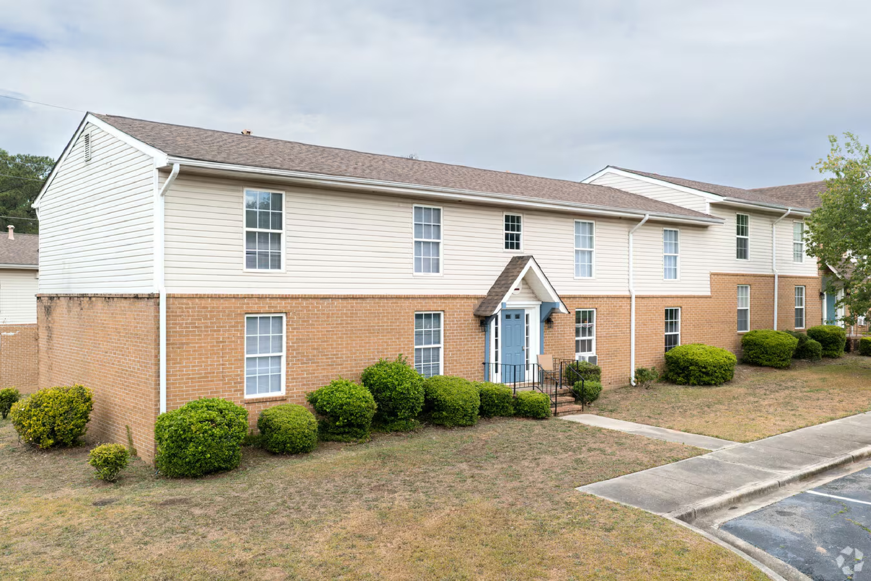 exterior view at Solara Apartments